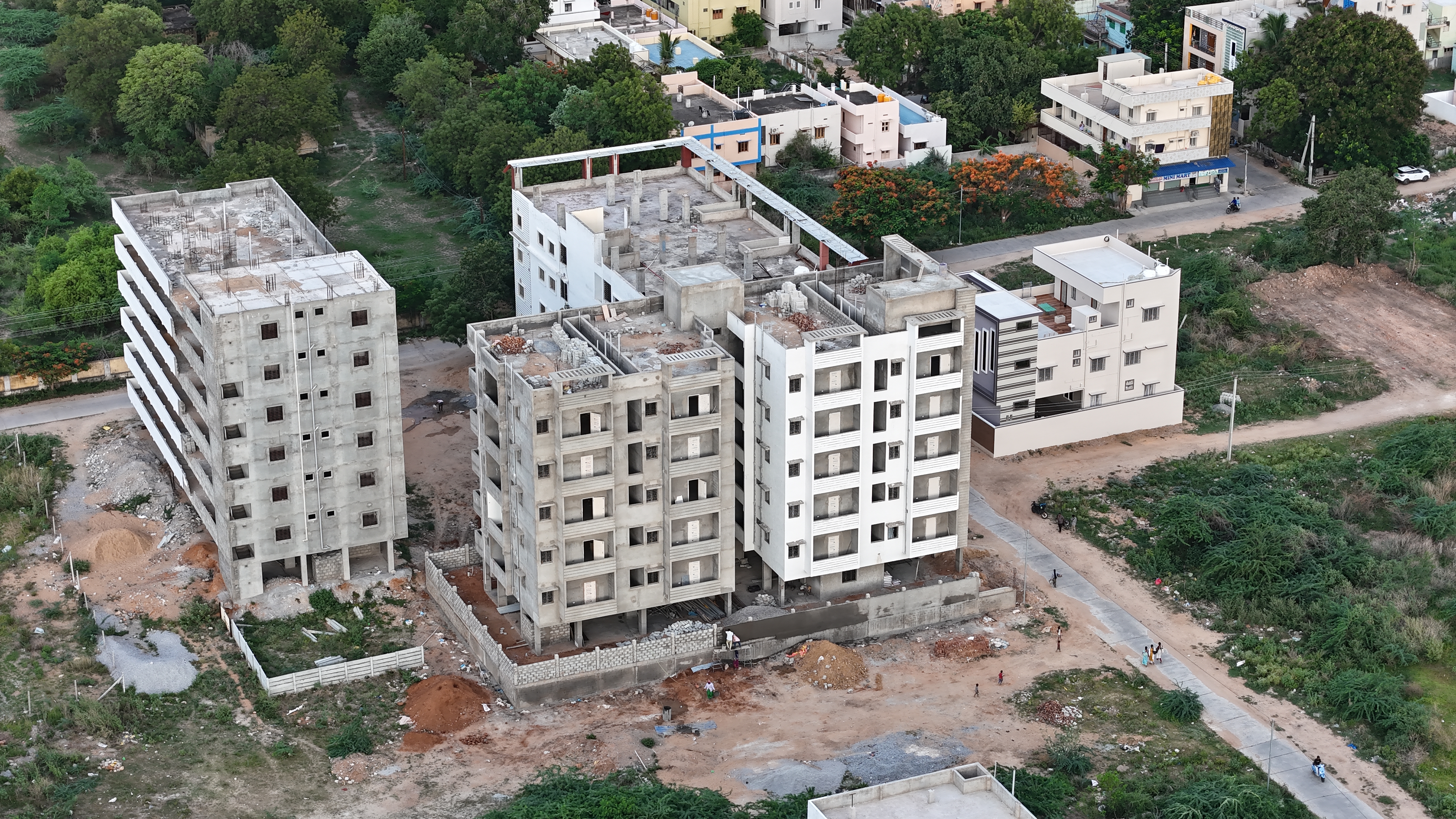 Apartment and School Anantapur Redrock Constructions